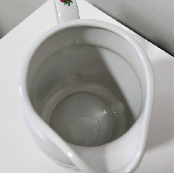 Vintage strawberries pitcher by Takahashi San Francisco - Picture 7 of 7